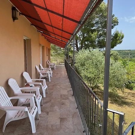 Πανσιόν Domaine Maxxim